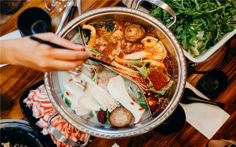 县城开什么店赚钱快且稳(在小县城做哪些生意一年可以收入二三十万?)-第4张图片 县城开什么店赚钱快且稳(在小县城做哪些生意一年可以收入二三十万?)-第4张图片
