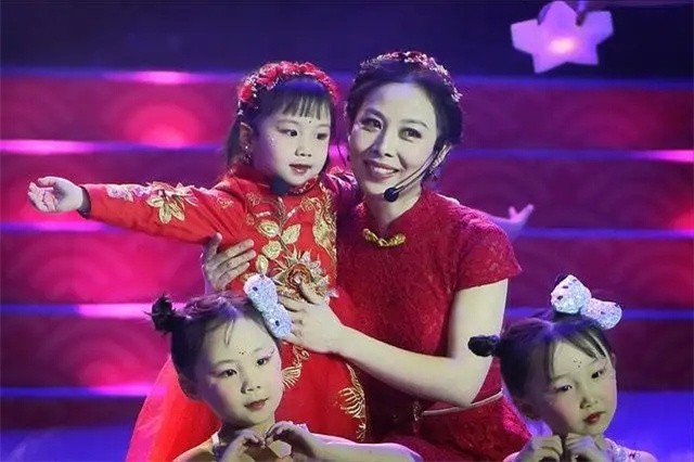 女航天员王亚平简介(王亚平同志简历)-第21张图片 女航天员王亚平简介(王亚平同志简历)-第21张图片