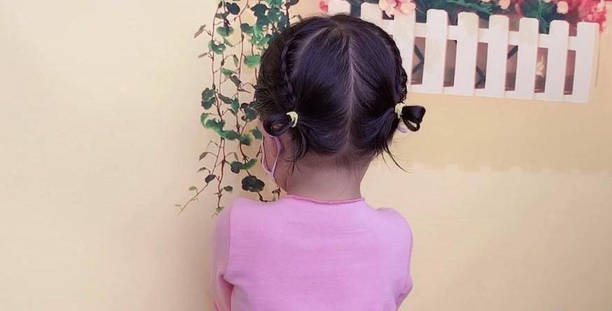给小孩儿梳头发的最简单的方法-第2张图片 给小孩儿梳头发的最简单的方法-第2张图片