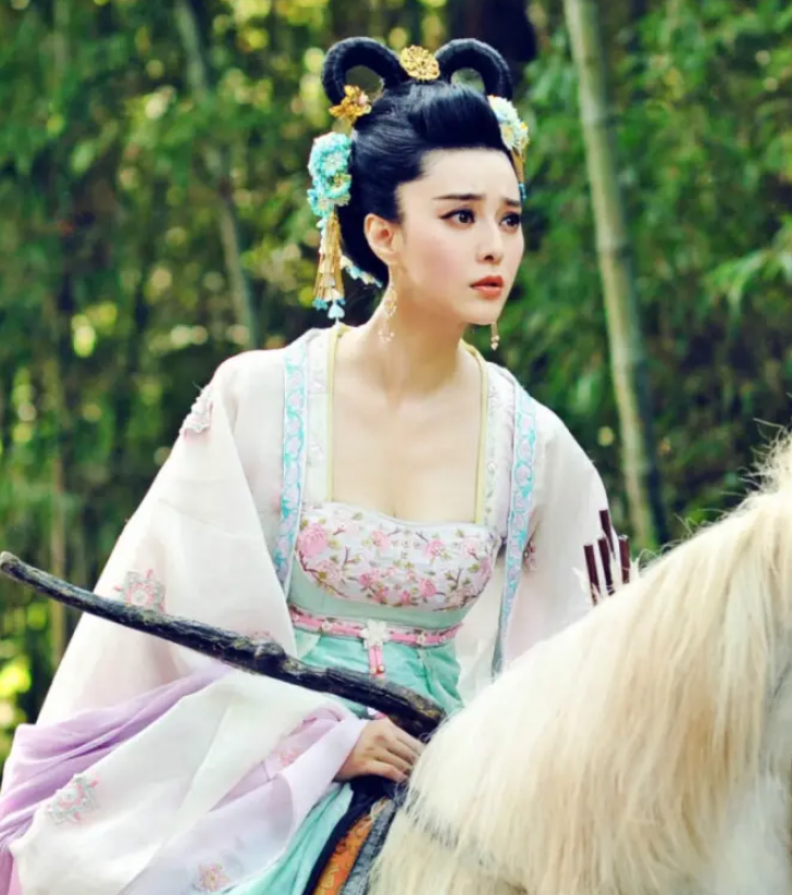武则天活了多少岁(武则天的死因,太残忍了)-第3张图片 武则天活了多少岁(武则天的死因,太残忍了)-第3张图片