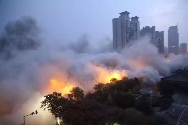 西安大楼为什么爆破(西安金花大楼为什么要爆破)-第9张图片 西安大楼为什么爆破(西安金花大楼为什么要爆破)-第9张图片