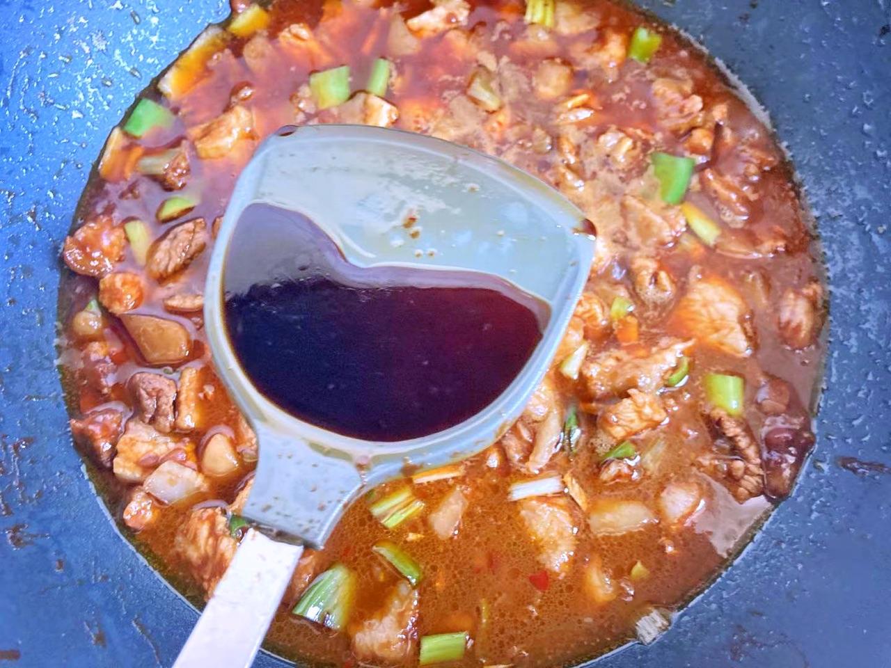 炸酱面怎么做好吃,炸酱面配什么菜一起吃-第8张图片 炸酱面怎么做好吃,炸酱面配什么菜一起吃-第8张图片