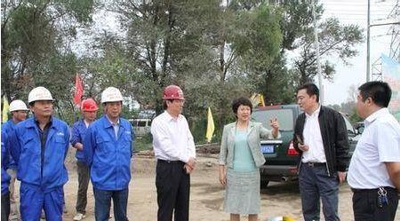 恬不知耻!山东领导参加下属婚礼,只随了200元,却豪饮了3瓶茅台-第5张图片 恬不知耻!山东领导参加下属婚礼,只随了200元,却豪饮了3瓶茅台-第5张图片