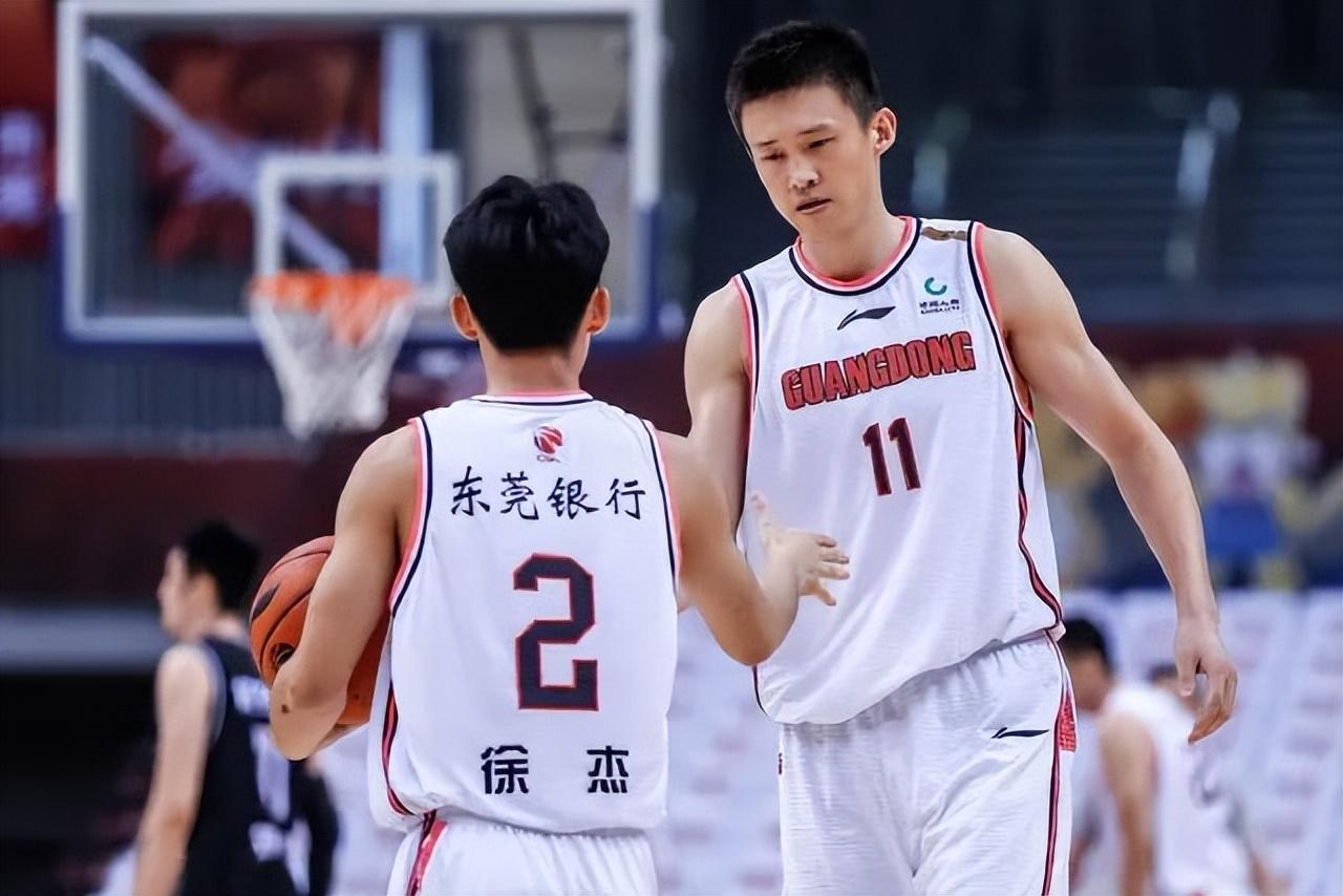 为什么周鹏是队长(周鹏为什么能当队长)-第2张图片 为什么周鹏是队长(周鹏为什么能当队长)-第2张图片