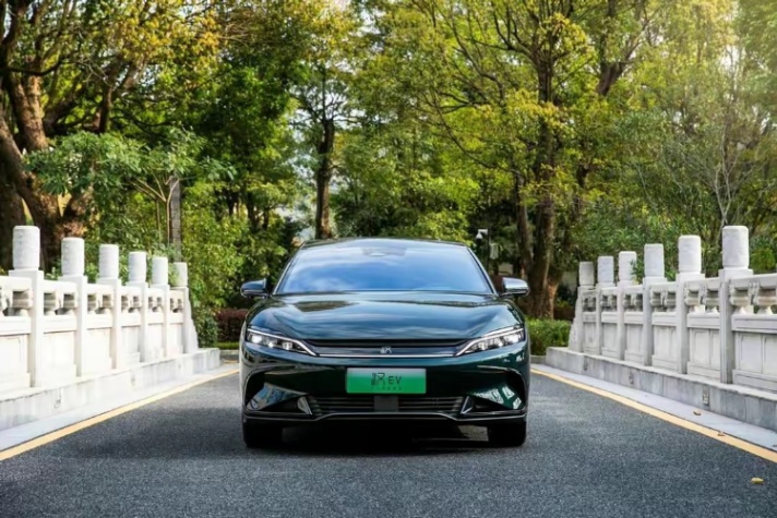 比亚迪汉EV纯电动2022款最低报价(外观大气,性价比出色)-第2张图片 比亚迪汉EV纯电动2022款最低报价(外观大气,性价比出色)-第2张图片
