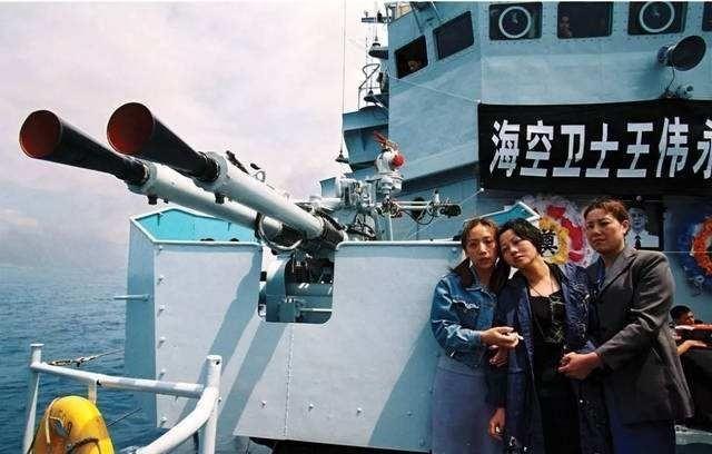 2001年中美撞机为何却被拆成了零件(飞行员赵宇目睹过程)-第6张图片 2001年中美撞机为何却被拆成了零件(飞行员赵宇目睹过程)-第6张图片