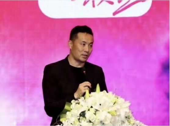 范冰冰吴铁军结婚了(谁帮范冰冰还了8个亿吴铁军)-第4张图片 范冰冰吴铁军结婚了(谁帮范冰冰还了8个亿吴铁军)-第4张图片