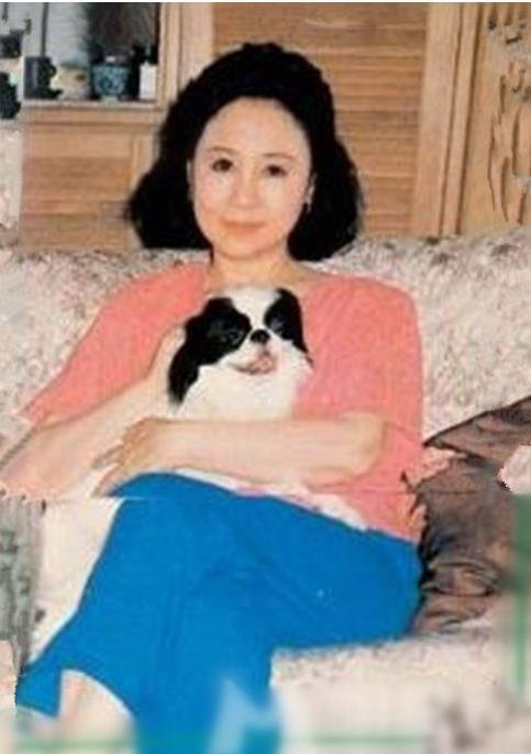 琼瑶个人资料介绍(琼瑶个人资料简介,图片)-第7张图片 琼瑶个人资料介绍(琼瑶个人资料简介,图片)-第7张图片