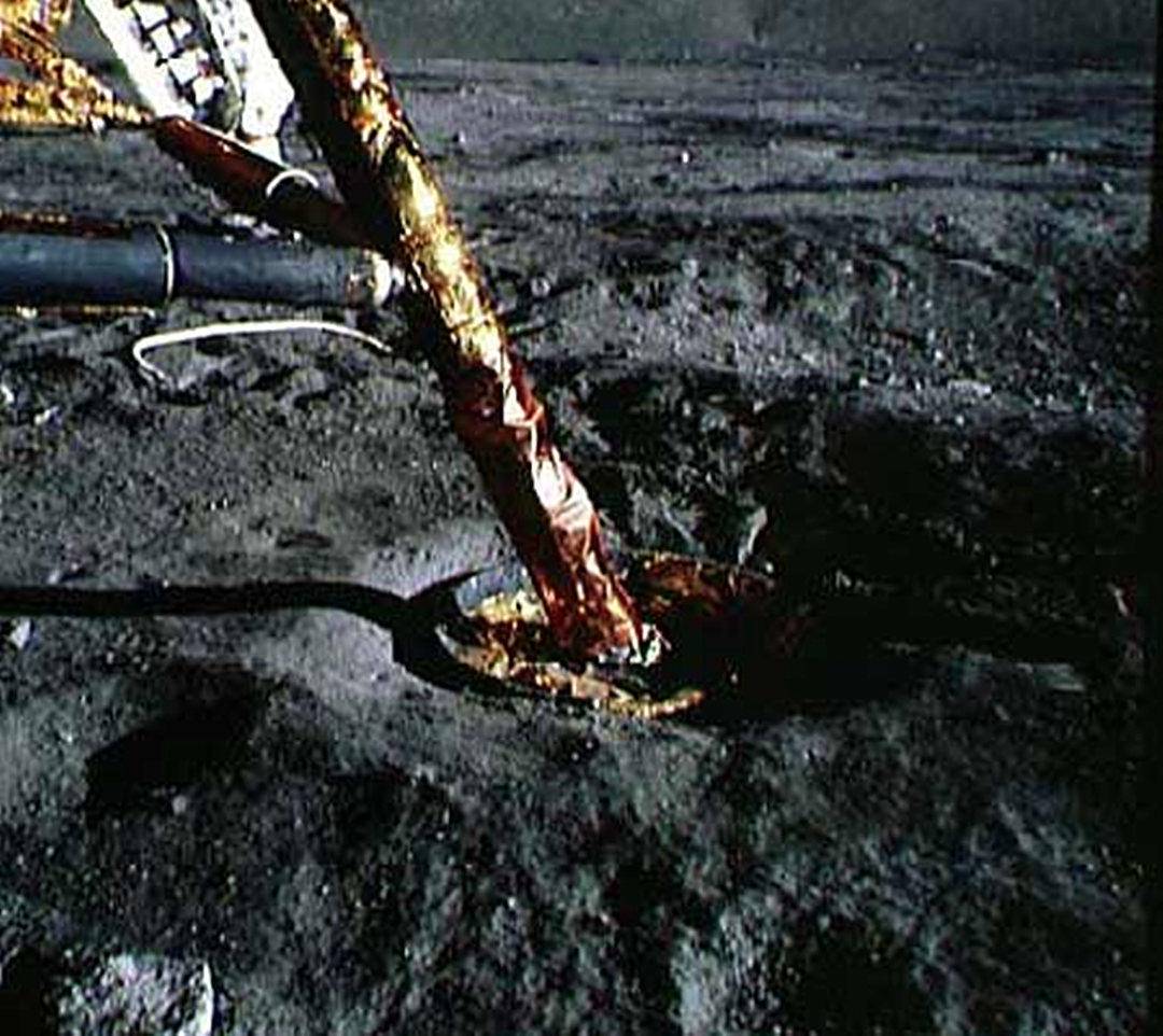 嫦娥五号在月球上自拍美腿，无意中暴露出与阿波罗11号最大的区别-第9张图片