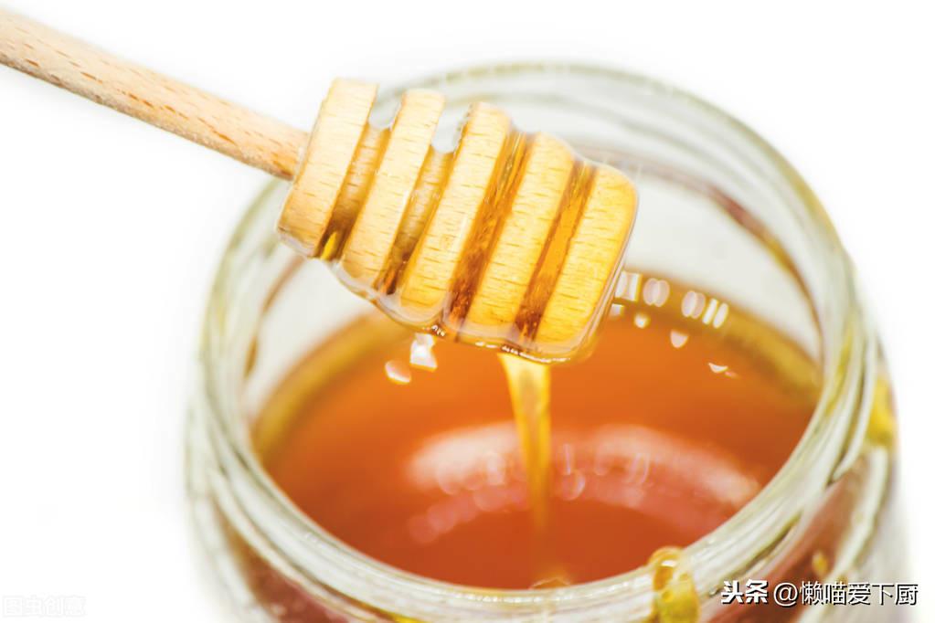 蜂蜜真假鉴定方法,一杯水就能区分真假蜂蜜了-第7张图片 蜂蜜真假鉴定方法,一杯水就能区分真假蜂蜜了-第7张图片