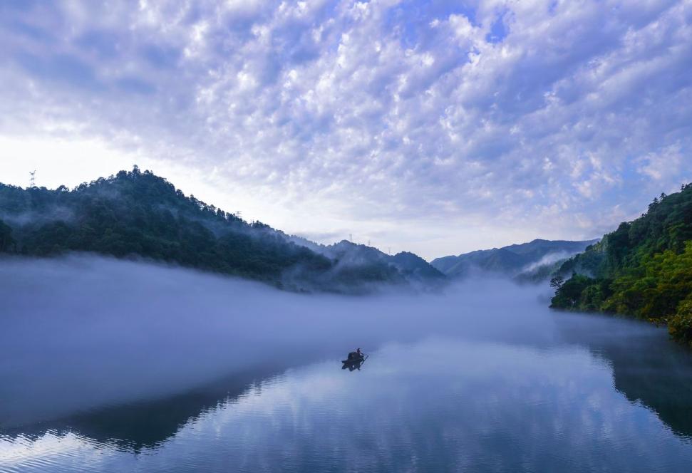 萧萧班马鸣中班马是什么意思（送友人中班马什么意思）-第4张图片