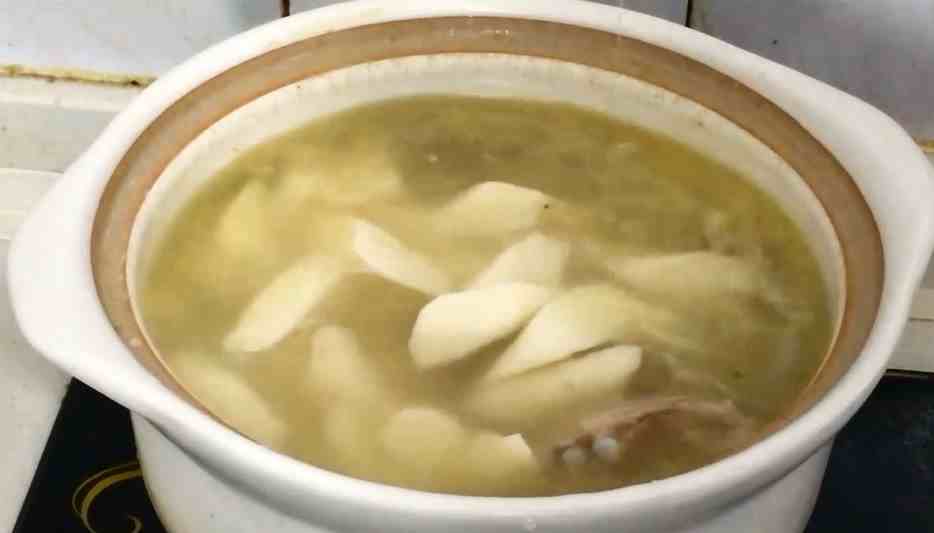 排骨汤怎么炖最好喝（汤汁浓白，味道鲜美，清爽不油腻）-第8张图片