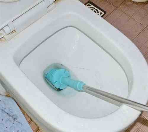马桶堵了如何自己快速疏通（几分钟快速疏通马桶）-第5张图片