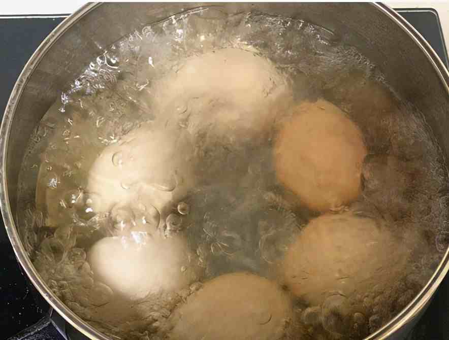 如何煮鸡蛋（水煮蛋到底该怎么煮）-第7张图片