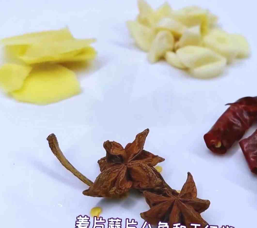 土豆炖牛肉怎么做（土豆炖牛肉，教你简单做法）-第2张图片