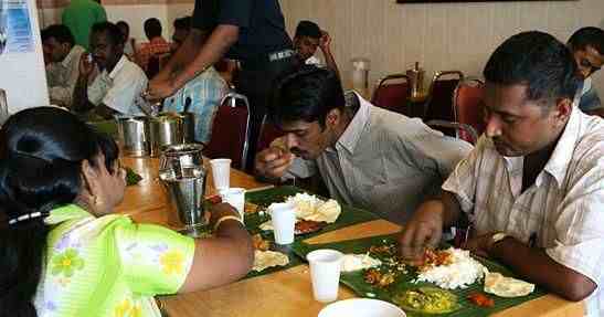 印度人为什么用手抓饭吃（印度人为何不选择使用筷子餐具）-第4张图片