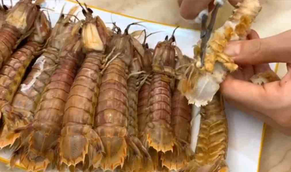 皮皮虾怎么剥(原来皮皮虾剥皮这么简单)-第4张图片 皮皮虾怎么剥(原来皮皮虾剥皮这么简单)-第4张图片