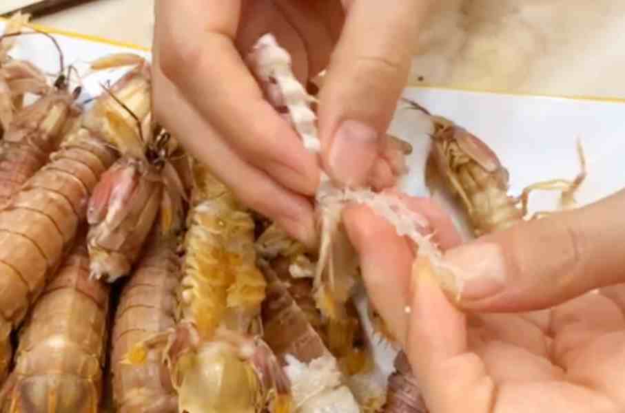 皮皮虾怎么剥(原来皮皮虾剥皮这么简单)-第8张图片 皮皮虾怎么剥(原来皮皮虾剥皮这么简单)-第8张图片