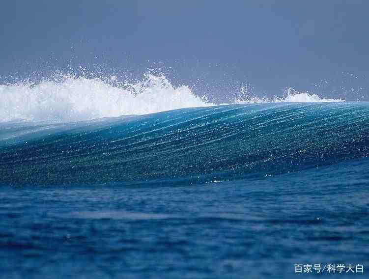 海水为什么是蓝色的（水难道不是无色透明的吗？）-第1张图片