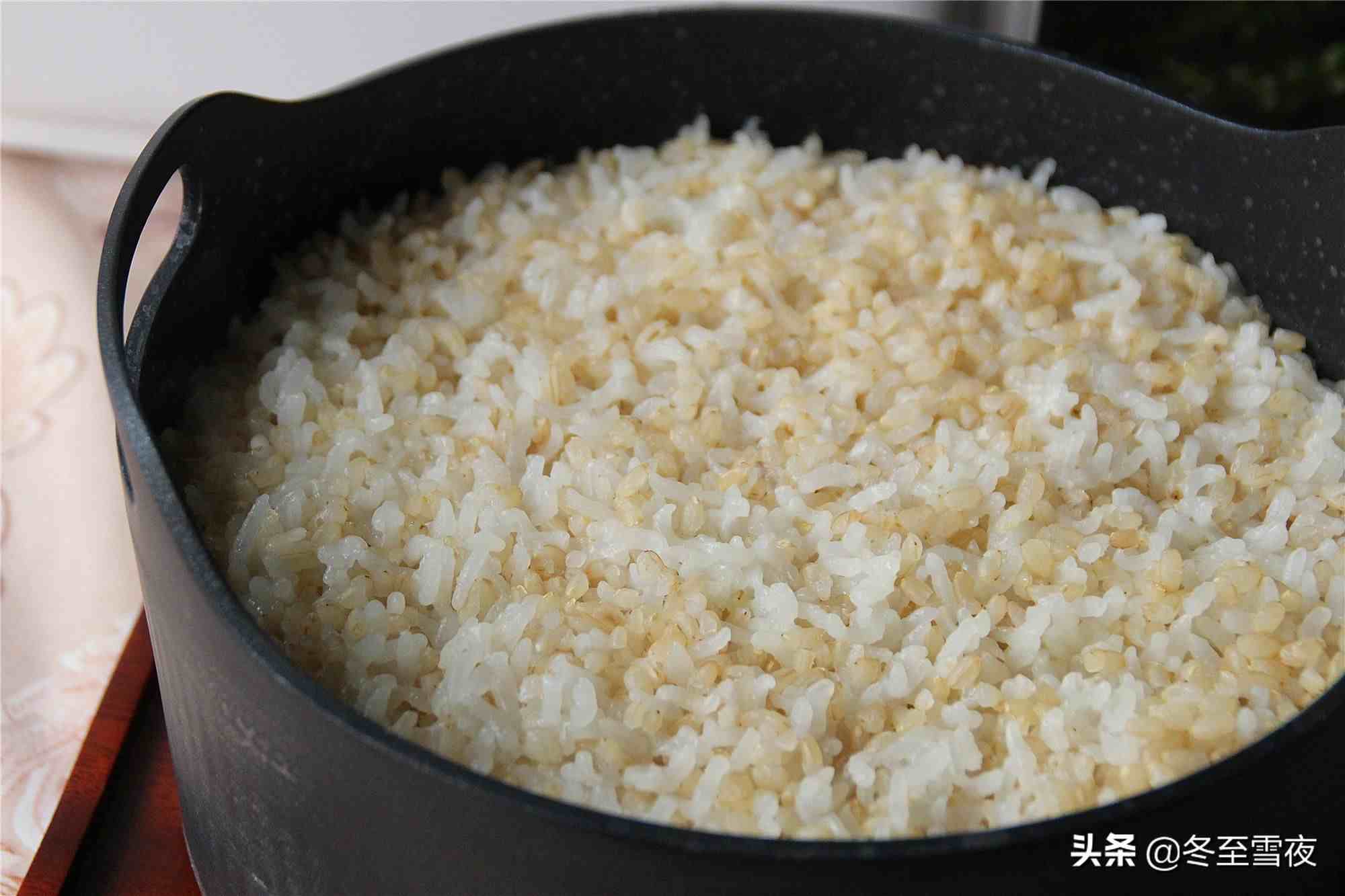 糙米怎么吃（糙米饭怎样做好吃还营养）-第1张图片