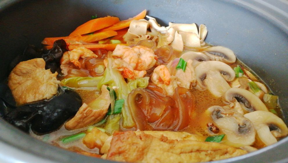 重阳节必吃的9种食物（重阳节用9种食材煲一道寿喜锅）-第1张图片