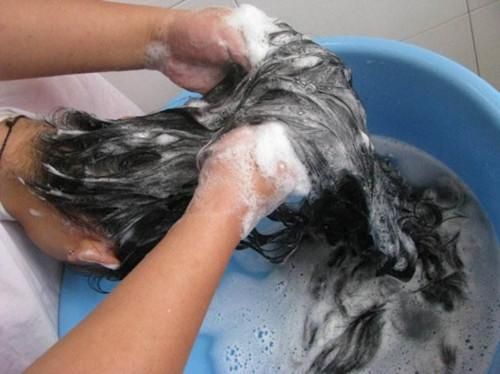 淘米水洗头发（淘米水洗头发的正确方法）-第6张图片
