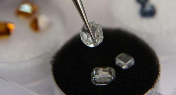 六方晶系陨石钻石（人造六方钻硬度超过天然钻石！）-第1张图片