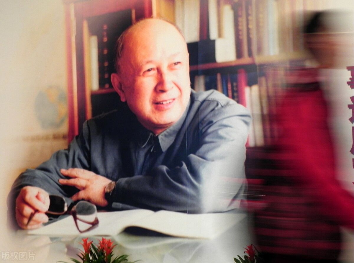 两弹之父是谁(两弹一星之父到底是谁)-第4张图片 两弹之父是谁(两弹一星之父到底是谁)-第4张图片