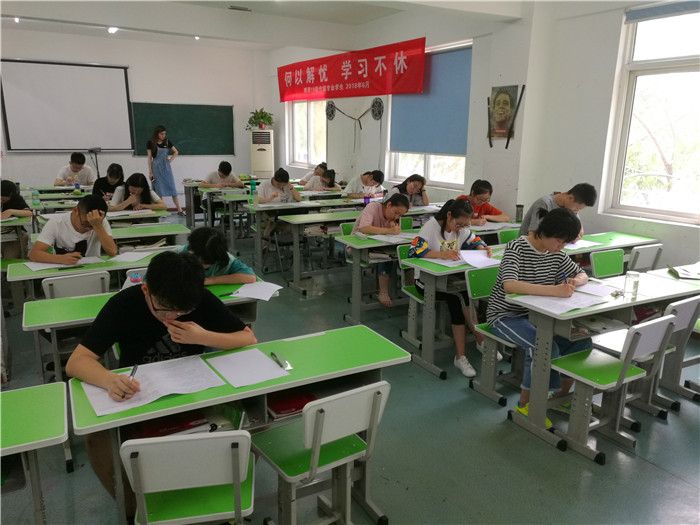 350分理科能上二本吗(高三理科350分左右有希望吗?能上二本吗?)-第1张图片 350分理科能上二本吗(高三理科350分左右有希望吗?能上二本吗?)-第1张图片