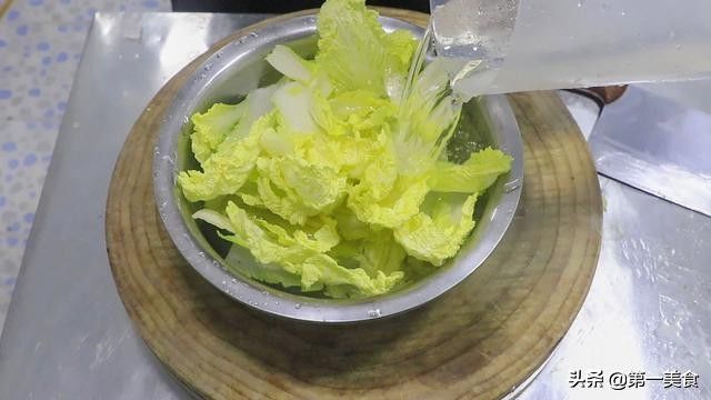 白菜豆腐汤（厨师长做道老豆腐白菜汤）-第3张图片