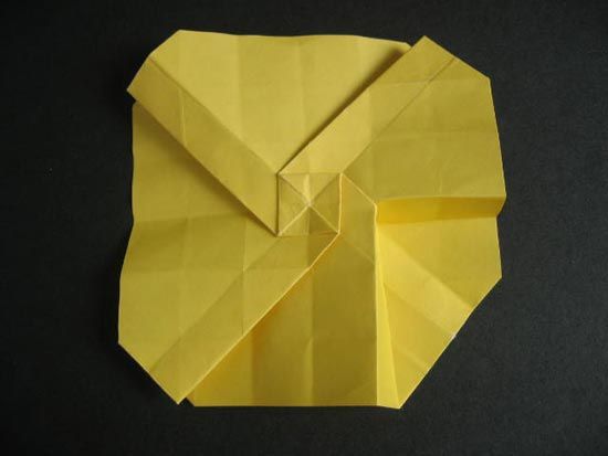 越狱纸玫瑰折法（纸玫瑰花的折法）-第31张图片