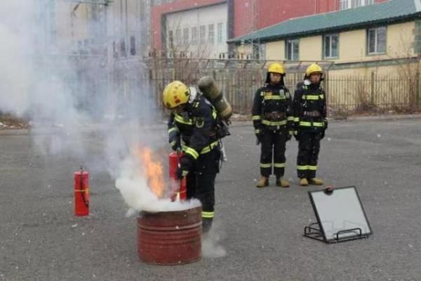 公交车着火了该怎么办（公交车上突遇火灾咋办？）-第2张图片