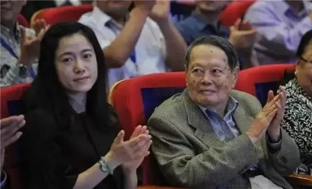 翁帆生子(翁帆为何婚后17年不生子?)-第2张图片 翁帆生子(翁帆为何婚后17年不生子?)-第2张图片