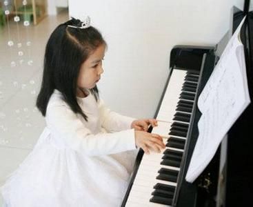 学钢琴的最佳年龄(几岁学钢琴最合适呢)-第3张图片