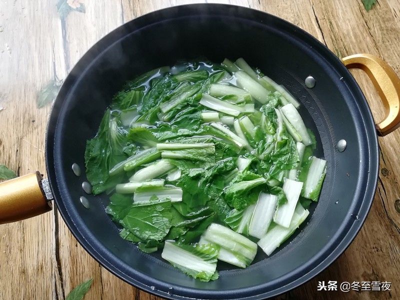 炒小白菜（炒小白菜想要口感脆嫩）-第4张图片