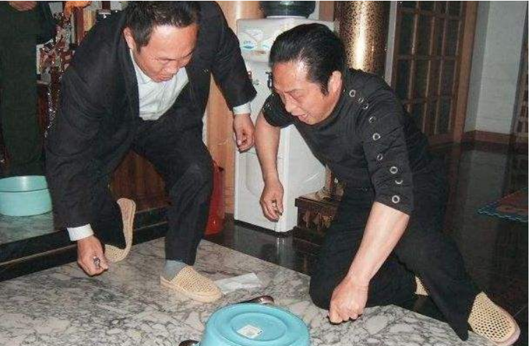 王林王府( 气功大师王林的“王府”)-第4张图片 王林王府( 气功大师王林的“王府”)-第4张图片