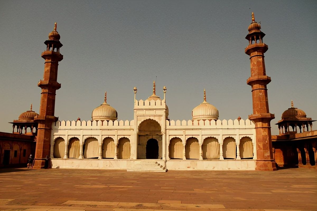 世界上最大的清真寺（最大的10座清真寺）-第6张图片