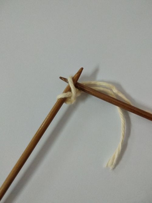 毛线围巾的系法图解(手工编织围巾教程)-第3张图片