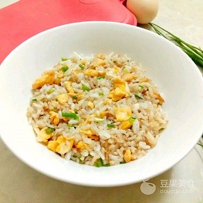 蛋炒饭咋做（蛋炒饭的做法）-第6张图片