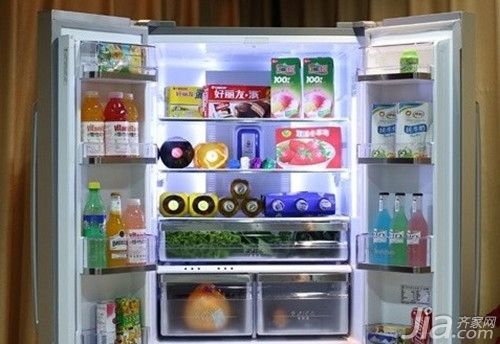 电冰箱冷藏室结冰（冰箱冷藏室结冰原因及解决方法）-第1张图片