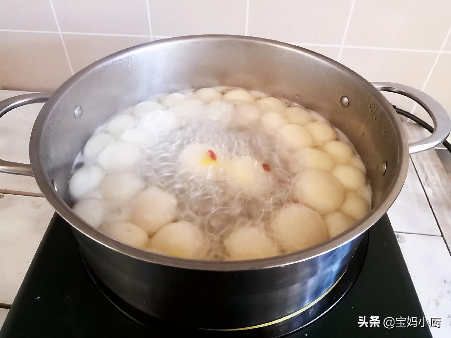 汤圆是冷水煮还是热水煮（煮汤圆，冷水下锅还是开水下锅？）-第5张图片