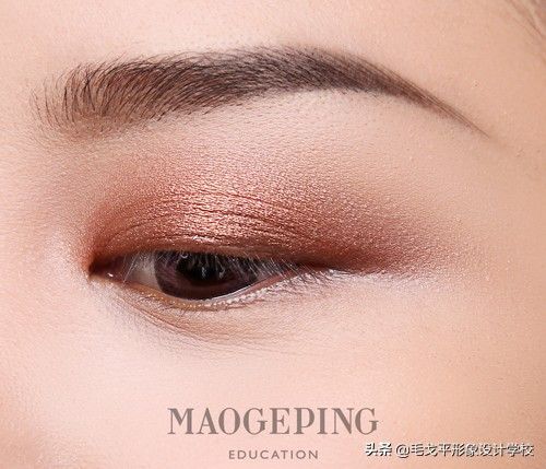 眼影怎么画（日常眼妆怎么画）-第3张图片