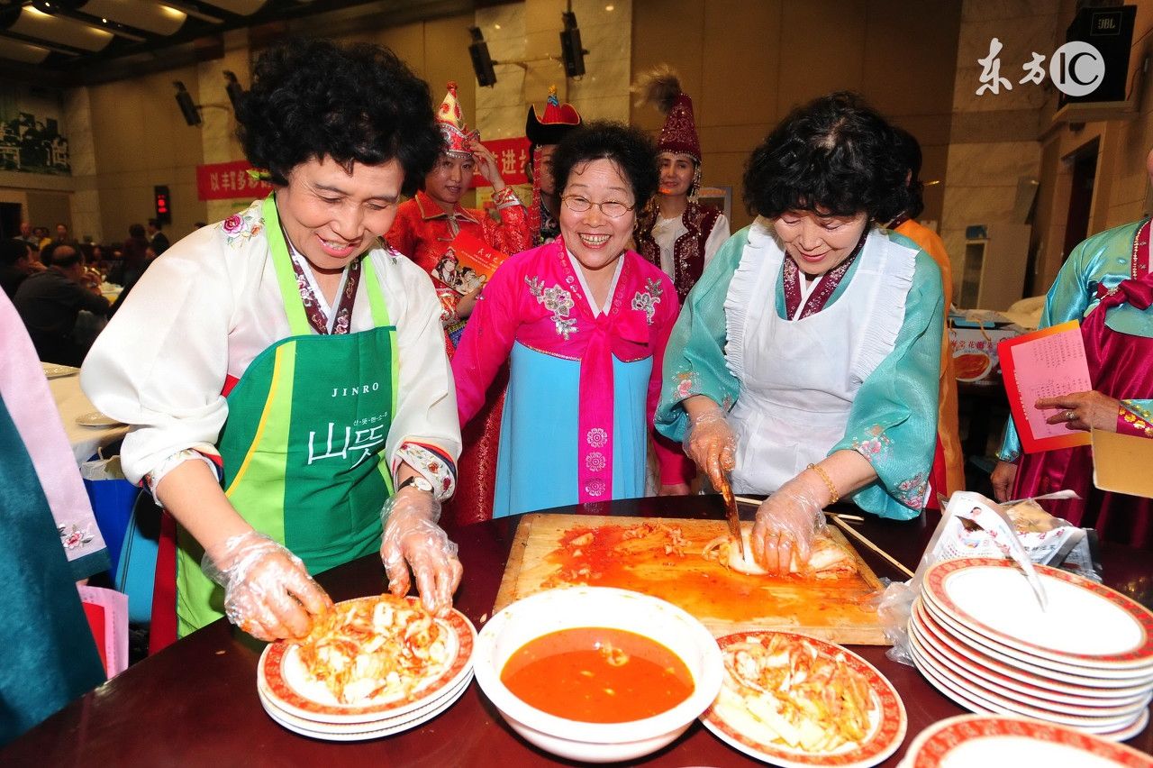 朝鲜族服饰（朝鲜族的民族服饰和民俗特色）-第1张图片