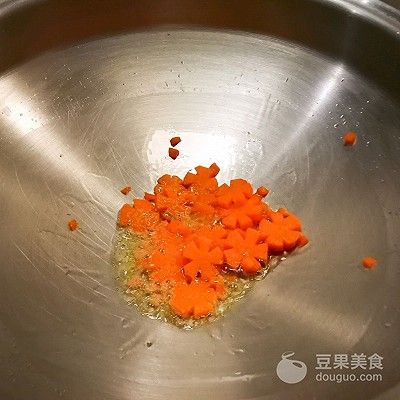 干黄花鱼怎么做好吃（荷兰豆黄鱼干）-第8张图片