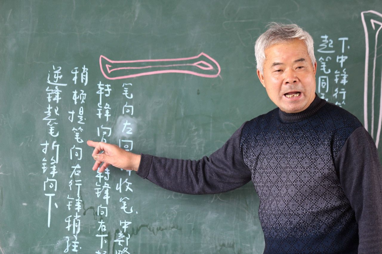 实习老师自我介绍(教师幽默的自我介绍3分钟范文)-第1张图片 实习老师自我介绍(教师幽默的自我介绍3分钟范文)-第1张图片