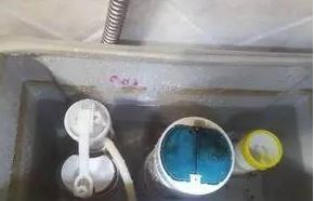 马桶水箱漏水（马桶漏水是什么原因造成的？）-第2张图片