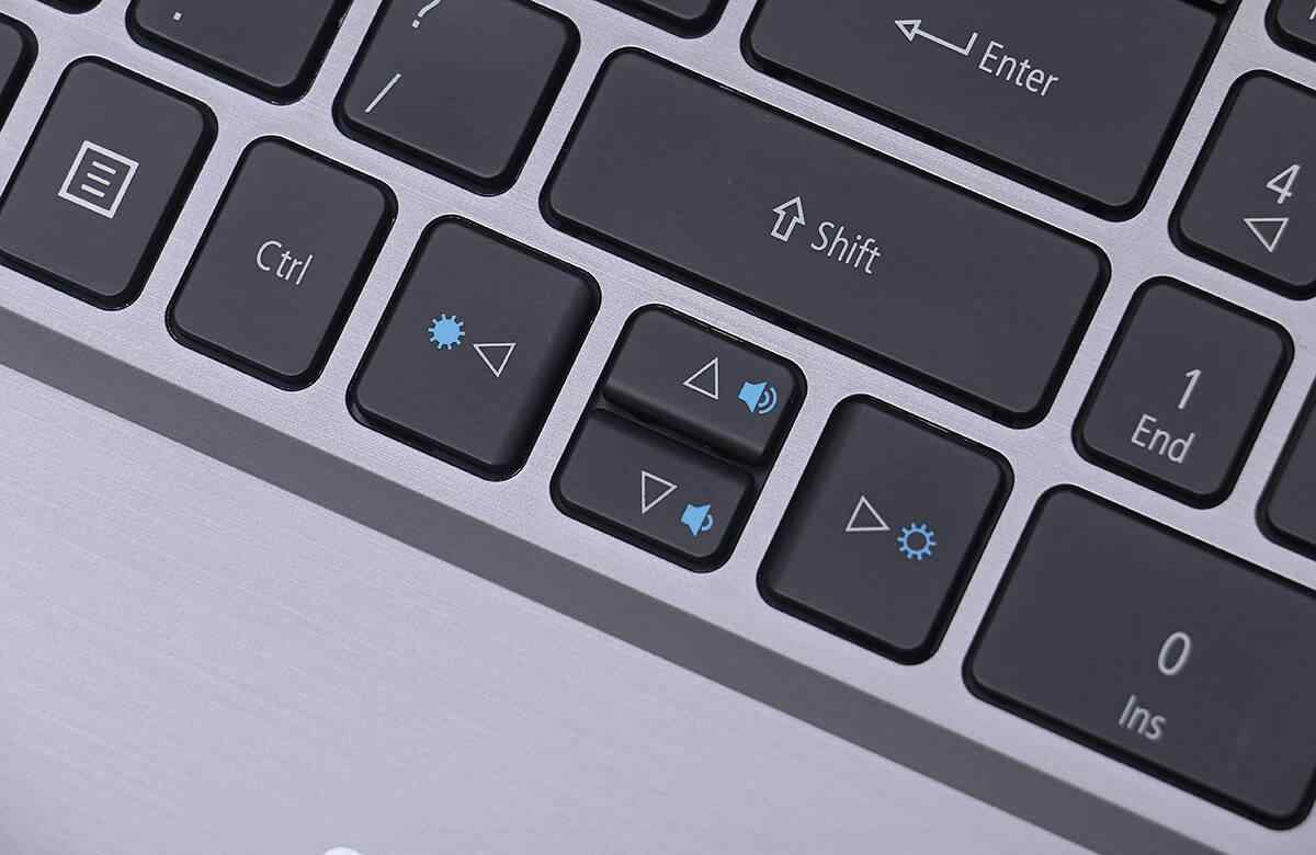 笔记本键盘字母变数字（为什么电脑键盘打字母却变数字？）-第6张图片