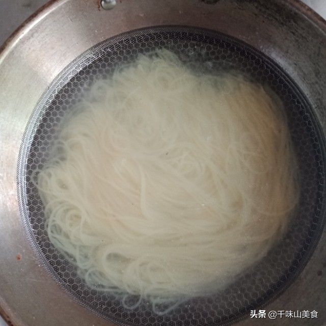 朝鲜冷面汤的做法（正宗朝鲜冷面汤的做法配方 ）-第3张图片