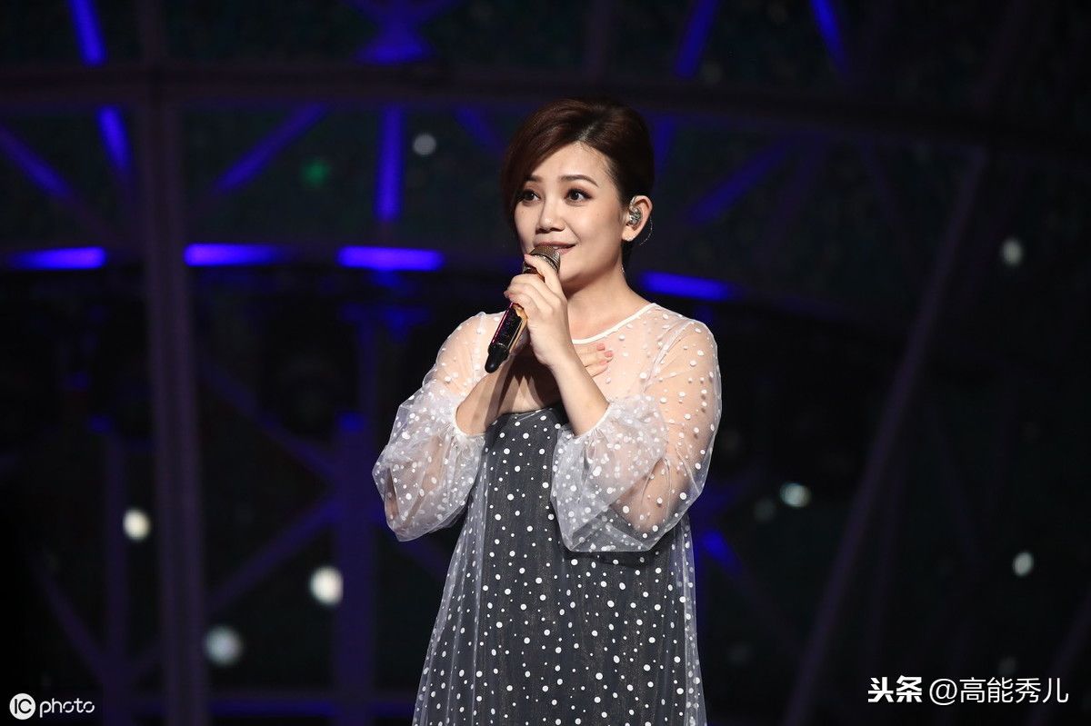关于爱情的伤感歌曲（伤感歌曲合集）-第10张图片
