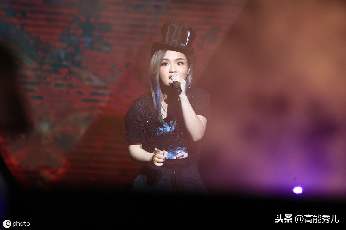 关于爱情的伤感歌曲（伤感歌曲合集）-第11张图片